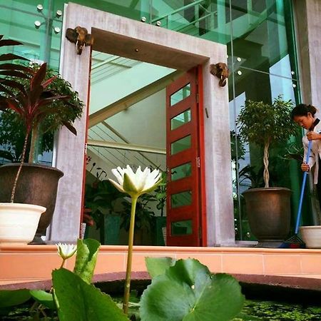Deluxx Boutique Hotel Sihanoukville Exterior photo