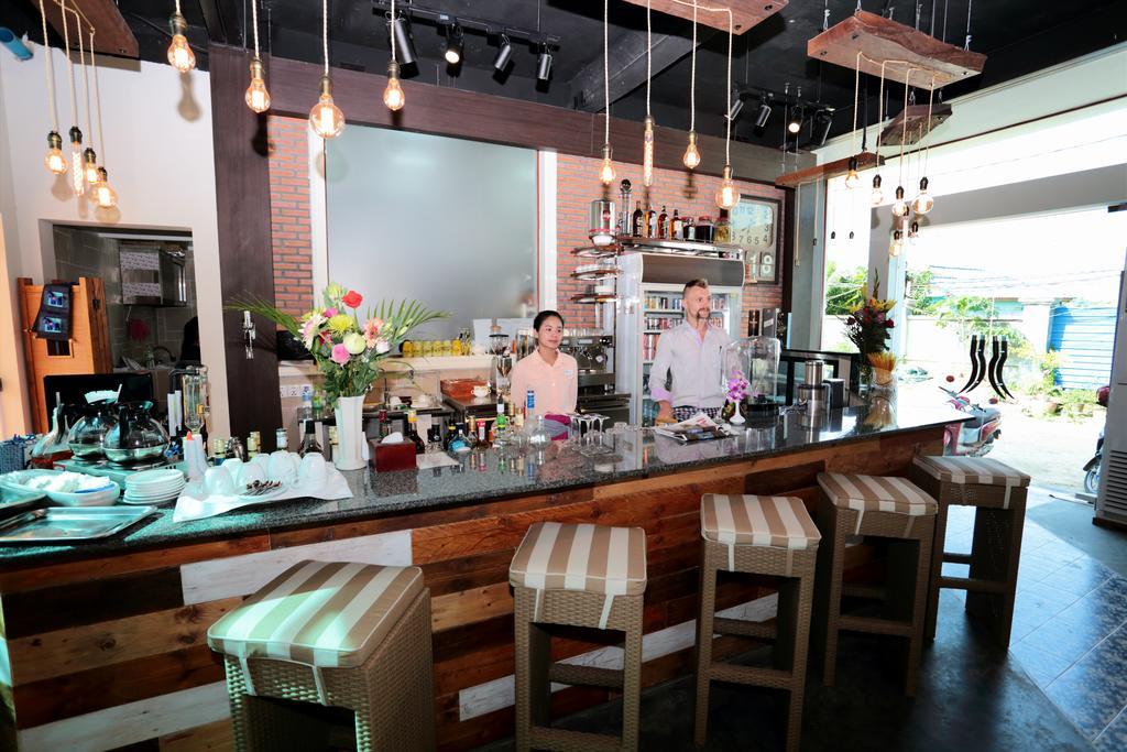 Deluxx Boutique Hotel Sihanoukville Exterior photo
