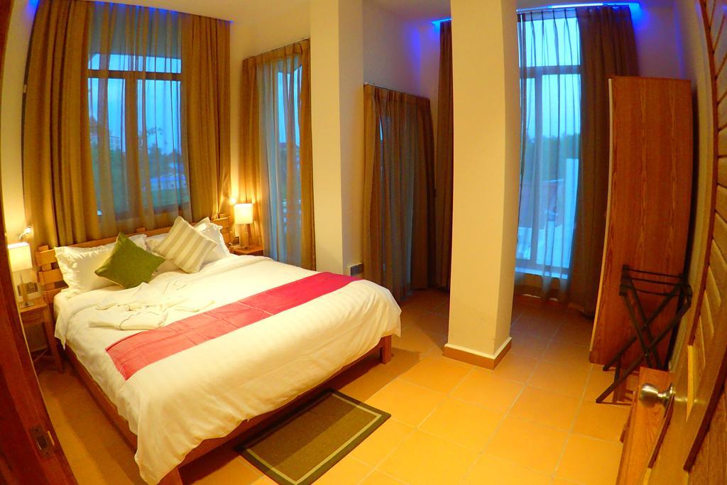 Deluxx Boutique Hotel Sihanoukville Room photo